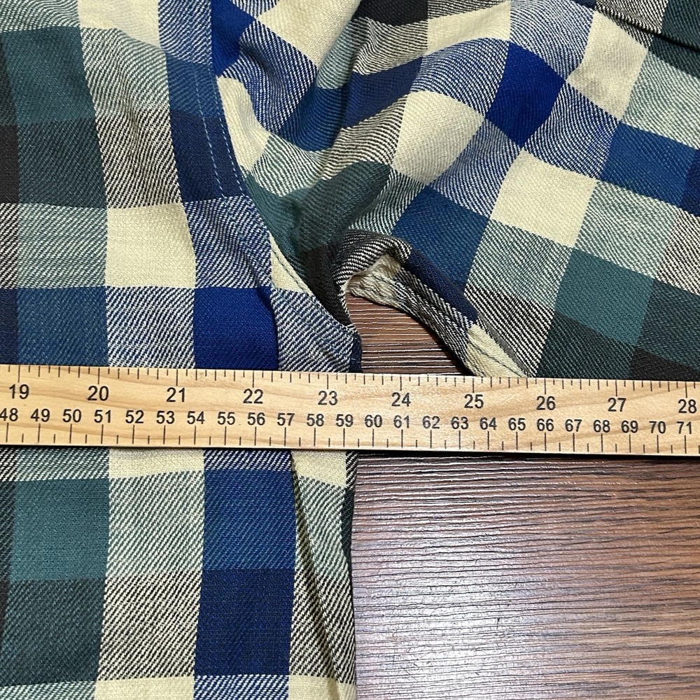 Woolrich Plaid Flannel Button Down Shirt Men's Large Green Outdoor Classic Heavy - Picture 9 of 11